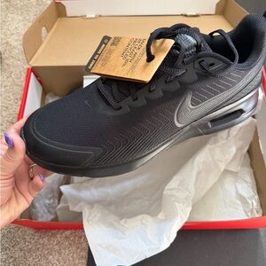 Nike Men's Black and Gray Sneakers
